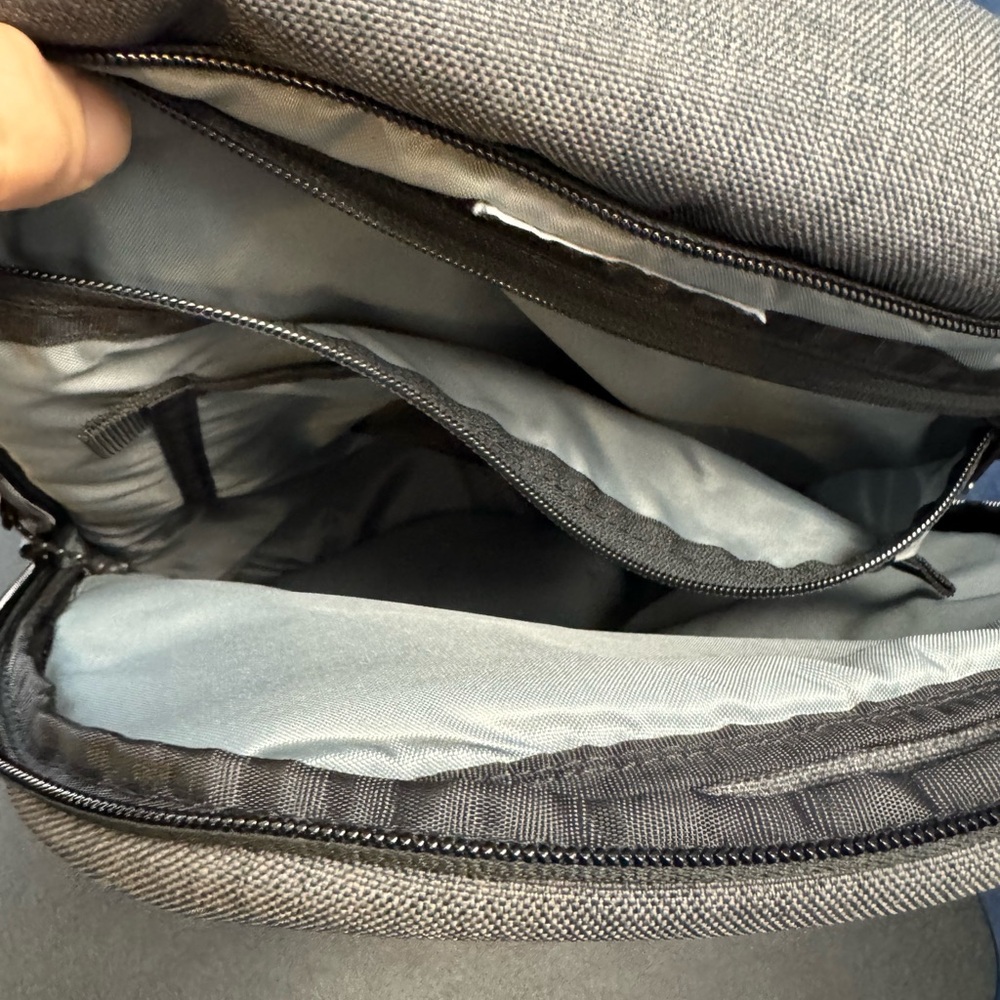 Dakine Network Gray Men's Backpack 32L - Picture 8 of 15